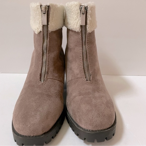 Bella Vita Cable Bootie 8.5 - Picture 9 of 14